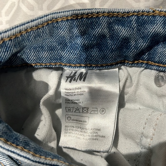 H&M Skinny Ripped Jeans - Picture 4 of 4